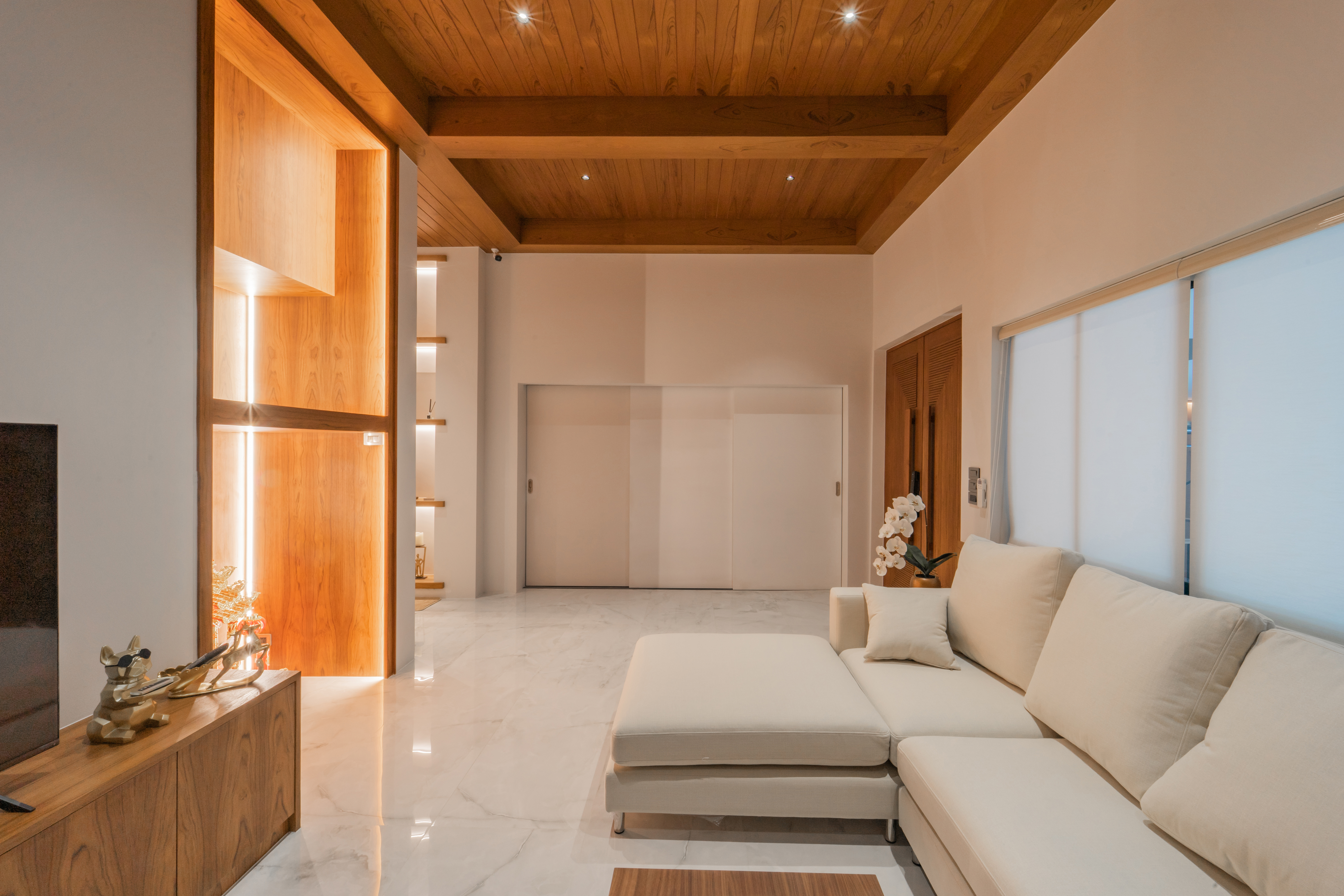 Baan K. Merch — 10