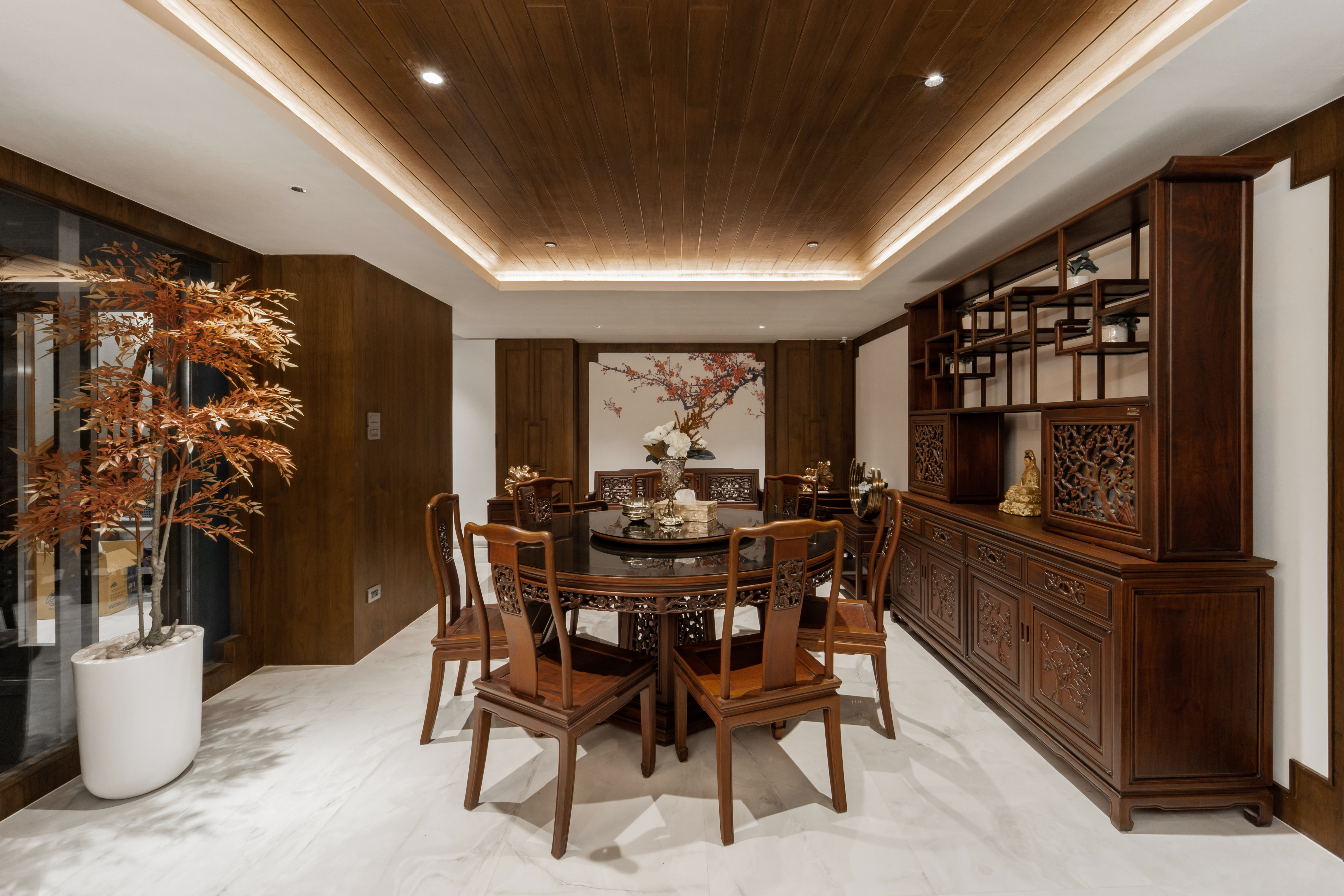 Baan K. Merch — 14