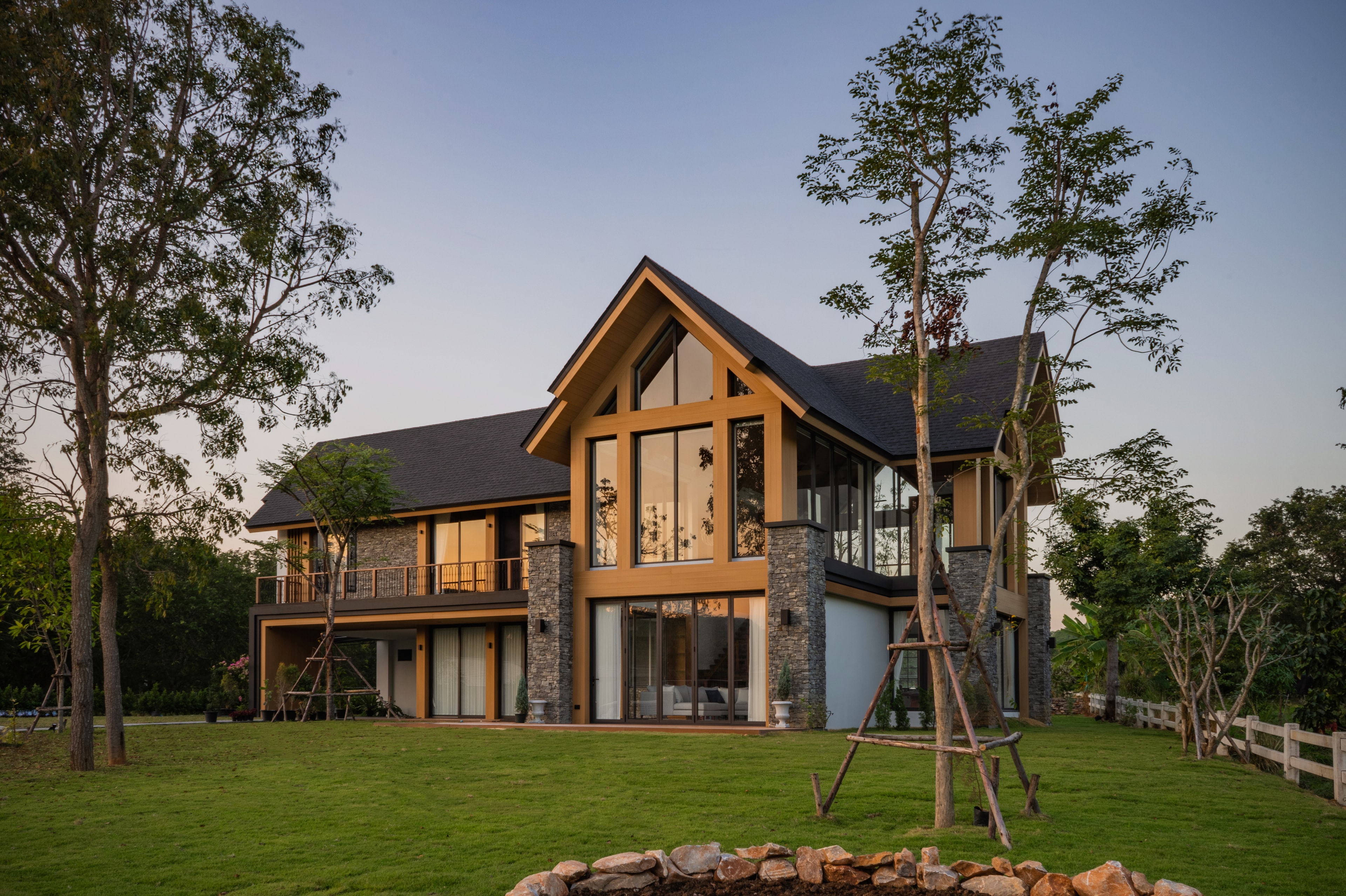 Baan Pak Chong — Vertical House Design